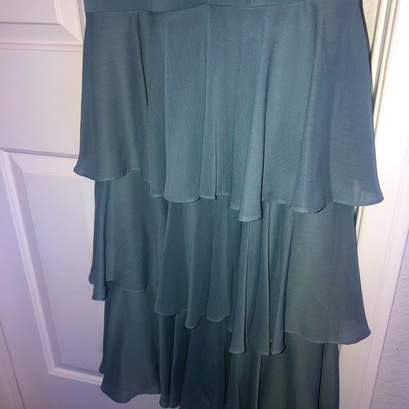 Gorgeous mermaid style, shoulder evening gown. - Picture 3 of 6